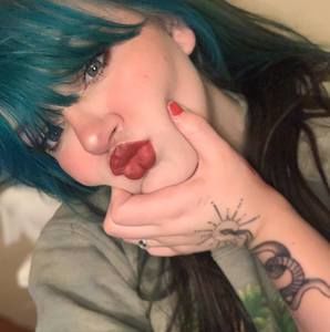 Meet your Posher, Madeline